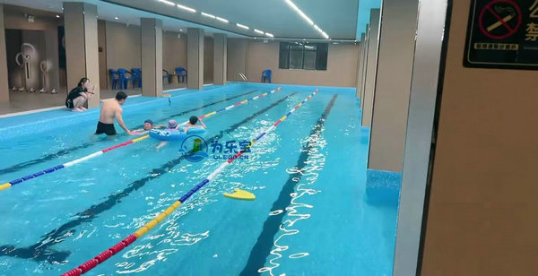高州巴雅苏拉混凝土游泳池+防水胶膜半国标游泳池项目